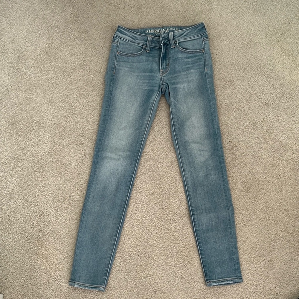 American eagle super super stretch light wash skinny jeans